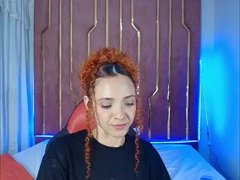 Snapshot of Kiaralovee26 chatting on 05-15-26, 02:18 Kiaralovee26 online show from 05-15-26, 02:18