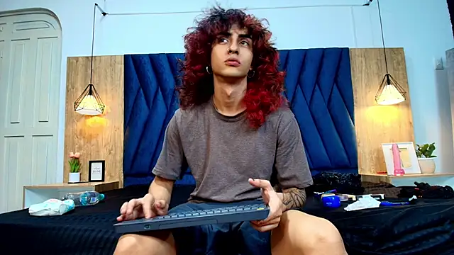 Divine      online show from 05-16-26, 03:03