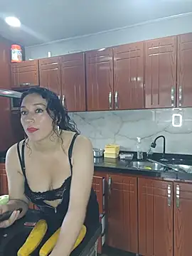 Elizabeth bennett online show from 05-20-26, 03:07