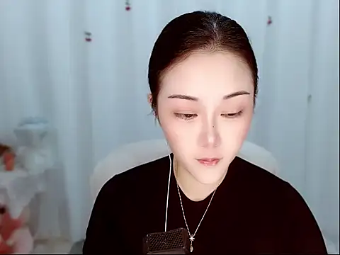 Snapshot of Amy-cnbaby chatting on 06-06-26, 01:32 Amy-cnbaby online show from 06-06-26, 01:32