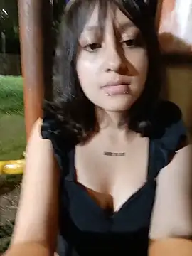 Snapshot of Magie_rouse chatting on 05-19-26, 01:56 Magie rouse online show from 05-19-26, 01:56
