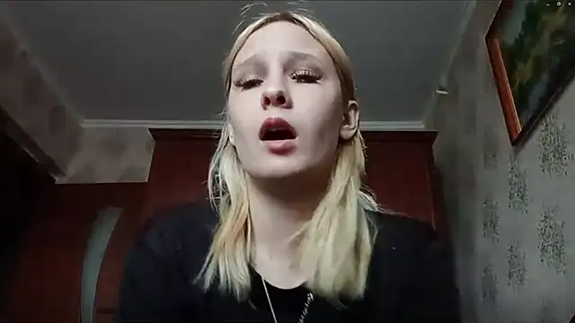 Snapshot of SharriLeisey chatting on 05-29-26, 11:19 SharriLeisey online show from 05-29-26, 11:19