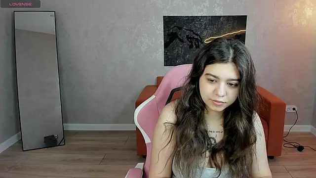 Trisha Moore online show from 05-26-26, 01:12