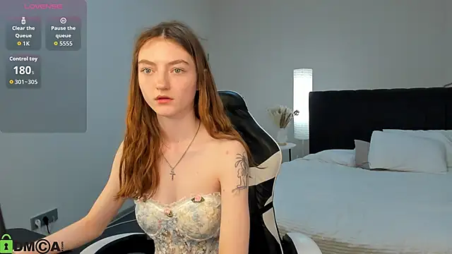 Snapshot of Valenora1 chatting on 06-01-26, 11:12 Valenora1 online show from 06-01-26, 11:12