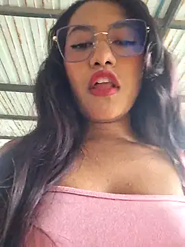 Hot Sophy  online show from 05-12-26, 05:32