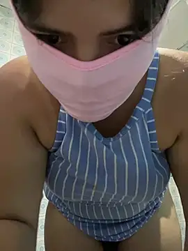 Emma bom online show from 05-19-26, 07:42
