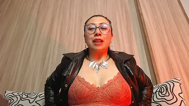 FranciscaVera online show from 05-12-26, 07:33