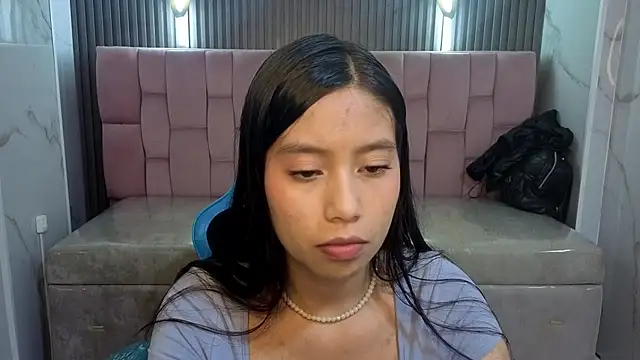 Snapshot of Eimy18_b chatting on 07-24-26, 12:58 Eimy18 b online show from 07-24-26, 12:58