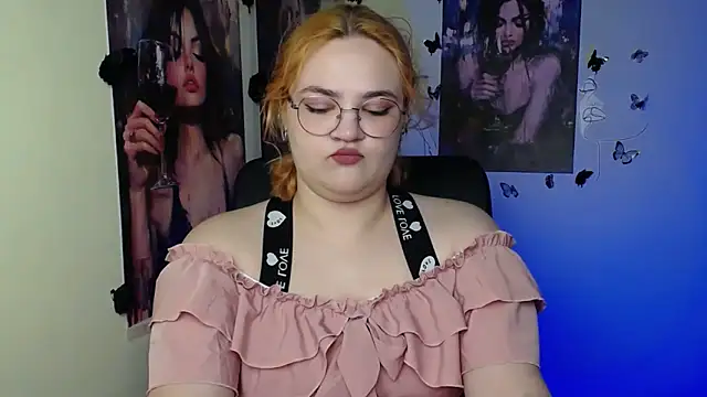Snapshot of RinaRiii chatting on 05-15-26, 12:23 RinaRiii online show from 05-15-26, 12:23