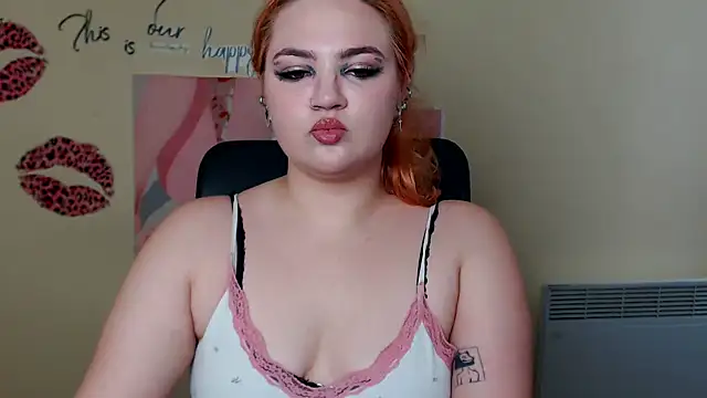 Snapshot of RinaRiii chatting on 05-26-26, 12:12 RinaRiii online show from 05-26-26, 12:12