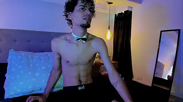 Snapshot of MichaelEvanss_ chatting on 05-27-26, 12:35 MichaelEvanss online show from 05-27-26, 12:35