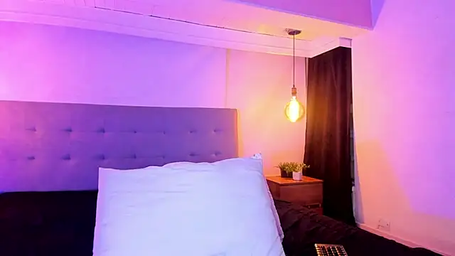 MichaelEvanss  online show from 07-30-26, 03:49