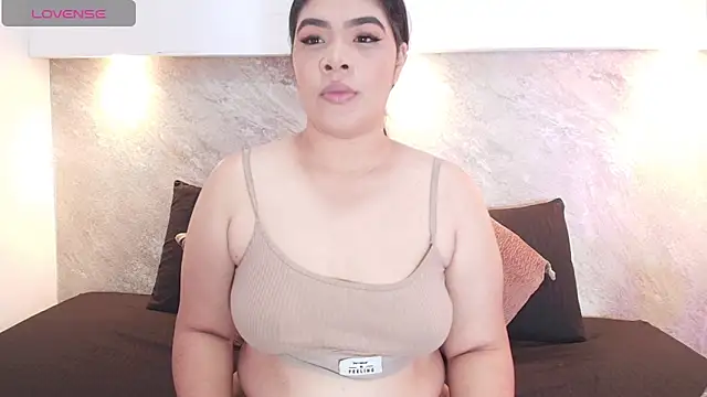 Snapshot of Emma__becket1 chatting on 05-29-26, 03:37 Emma becket1 online show from 05-29-26, 03:37