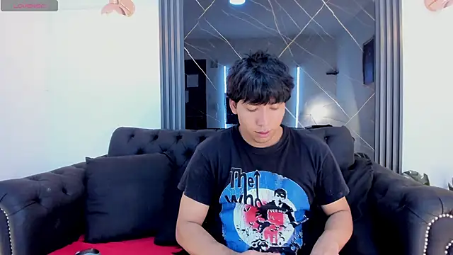 Snapshot of jhoan_evanss chatting on 05-25-26, 02:28 jhoan evanss online show from 05-25-26, 02:28