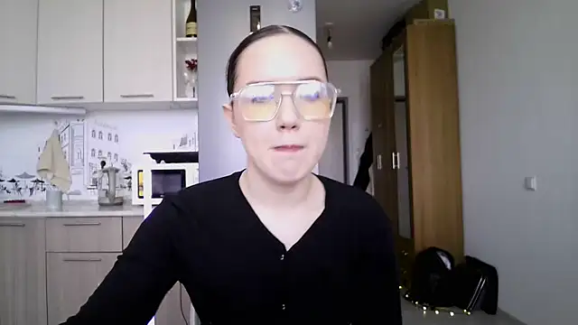 LannieCam online show from 05-25-26, 09:59