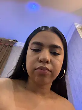 Dulcerouss   online show from 05-15-26, 11:39