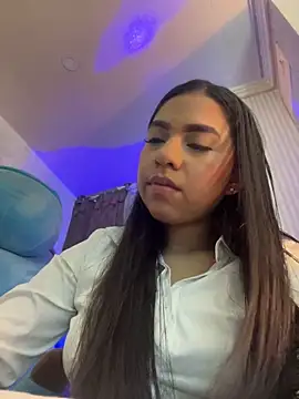 Dulcerouss   online show from 05-26-26, 11:39