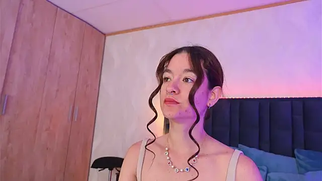 Snapshot of LucyFlame chatting on 06-12-26, 04:00 LucyFlame online show from 06-12-26, 04:00