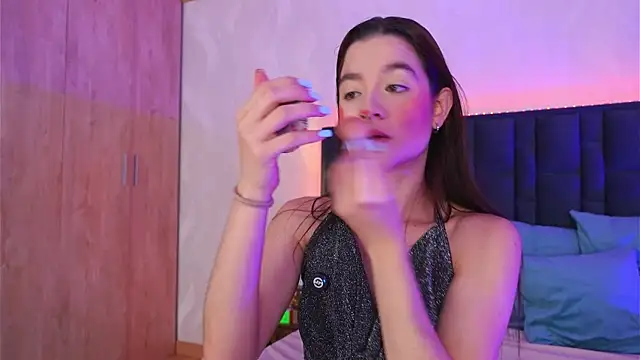 Snapshot of LucyFlame chatting on 06-19-26, 04:06 LucyFlame online show from 06-19-26, 04:06