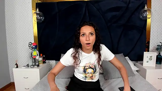 ANAMARIAMD online show from 05-14-26, 07:09