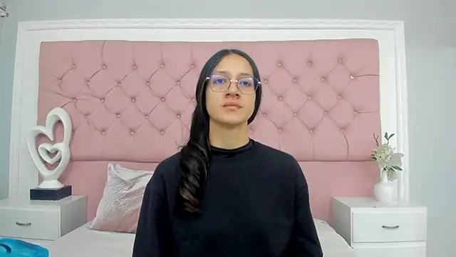 Snapshot of SarahDoll__ chatting on 06-05-26, 12:44 SarahDoll online show from 06-05-26, 12:44