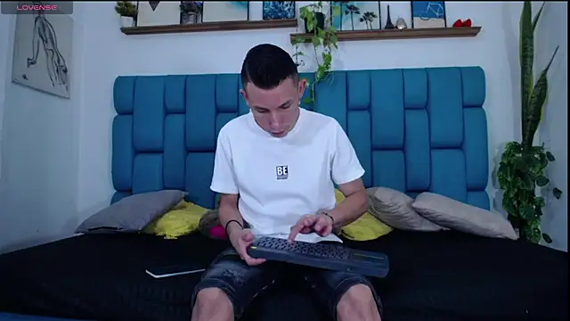 Isak Buddies online show from 05-01-26, 04:33