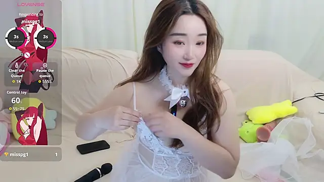 Snapshot of JJ8521 chatting on 05-11-26, 12:11 JJ8521 online show from 05-11-26, 12:11