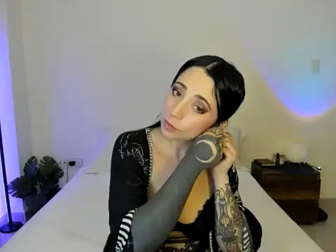 Snapshot of EvangelineLoveee chatting on 06-01-26, 09:38 EvangelineLoveee online show from 06-01-26, 09:38