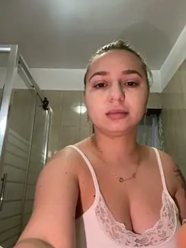 AmandaSnack online show from 05-18-26, 05:02
