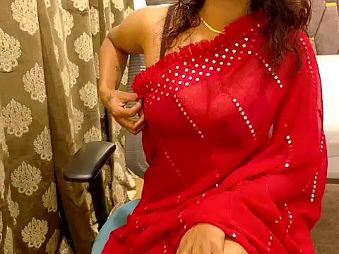 Snapshot of DR_Salini chatting on 06-12-26, 03:00 DR Salini online show from 06-12-26, 03:00