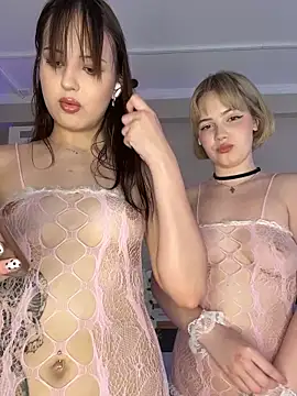 Snapshot of TwixGirlsX chatting on 05-16-26, 05:15 TwixGirlsX online show from 05-16-26, 05:15