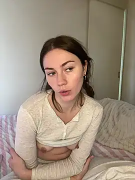 daisycollins online show from 06-28-26, 04:18