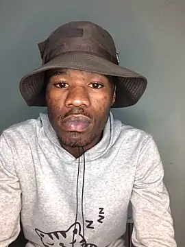 Snapshot of thandolezwe1 chatting on 05-06-26, 04:23 thandolezwe1 online show from 05-06-26, 04:23