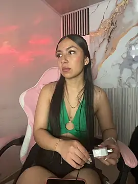 Snapshot of Julieth_ec chatting on 05-08-26, 12:32 Julieth ec online show from 05-08-26, 12:32