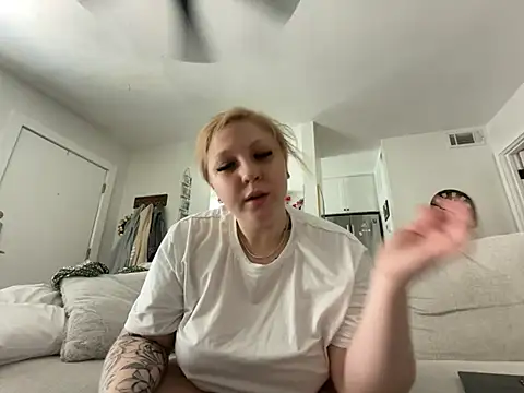 blonde  baby online show from 05-14-26, 05:53