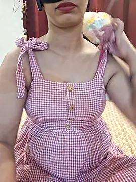 Snapshot of Shaloni_Patil chatting on 05-12-26, 08:17 Shaloni Patil online show from 05-12-26, 08:17