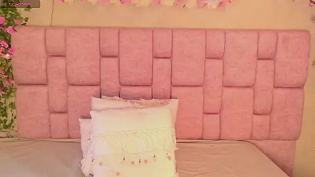 TiffanyEbony  online show from 05-12-26, 01:52
