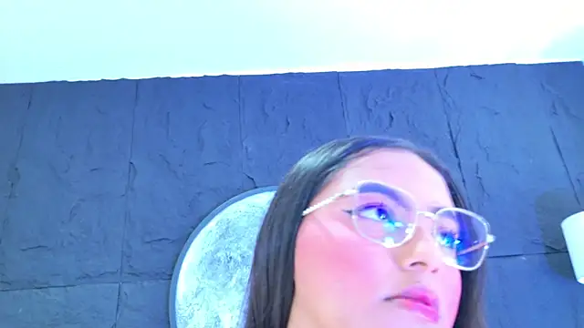 JessiBannkss online show from 05-17-26, 12:45