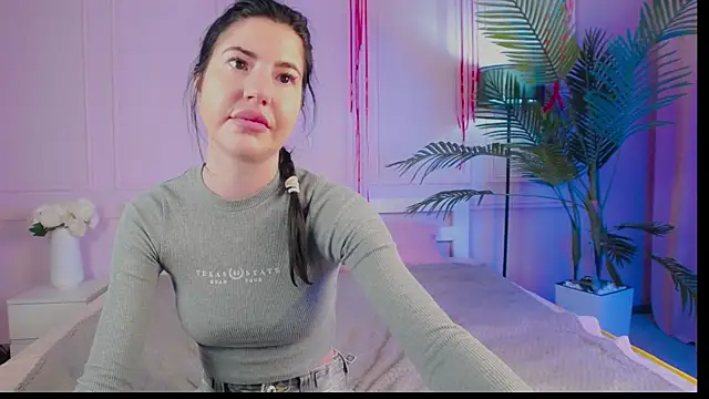 Emily xoo online show from 05-29-26, 08:18