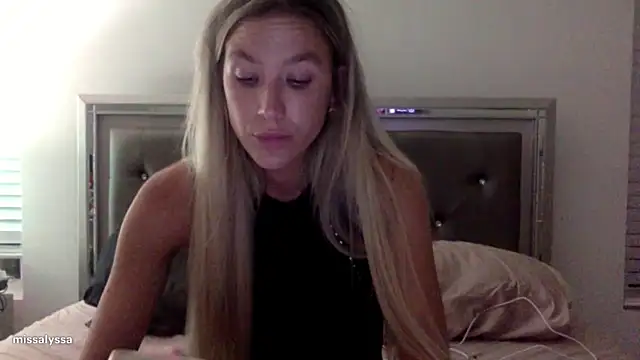Snapshot of Misss_alyssaaa chatting on 05-28-26, 03:37 Misss alyssaaa online show from 05-28-26, 03:37