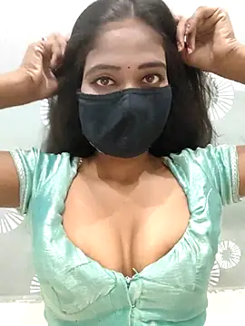 Snapshot of Hot_Candy77 chatting on 08-04-26, 01:53 Hot Candy77 online show from 08-04-26, 01:53