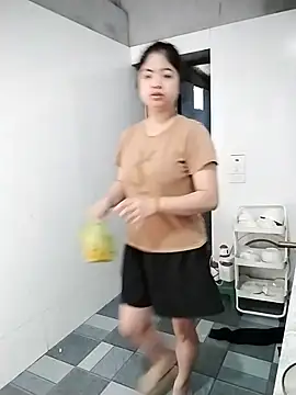 Girl lovebaby online show from 05-15-26, 10:50