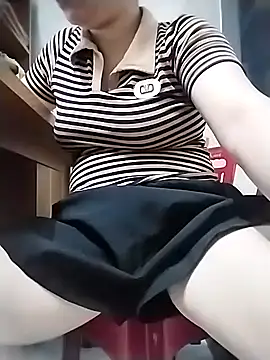 Girl lovebaby online show from 05-18-26, 02:29