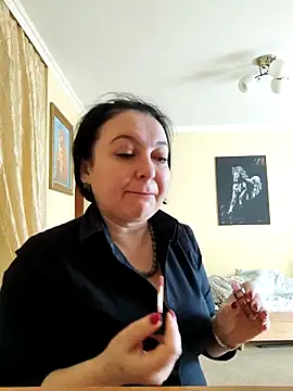 Snapshot of EmmaEmmy40 chatting on 05-06-26, 05:46 EmmaEmmy40 online show from 05-06-26, 05:46