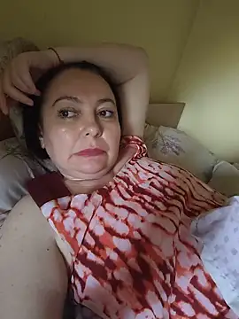 Snapshot of EmmaEmmy40 chatting on 06-08-26, 04:29 EmmaEmmy40 online show from 06-08-26, 04:29