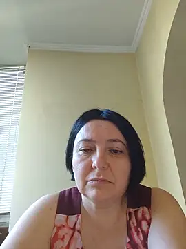 Snapshot of EmmaEmmy40 chatting on 06-20-26, 04:10 EmmaEmmy40 online show from 06-20-26, 04:10