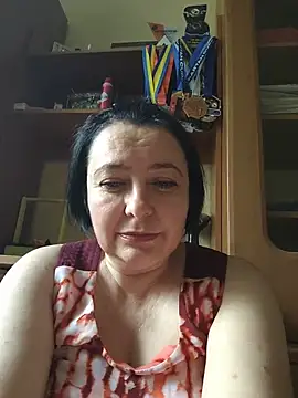 Snapshot of EmmaEmmy40 chatting on 06-23-26, 02:26 EmmaEmmy40 online show from 06-23-26, 02:26