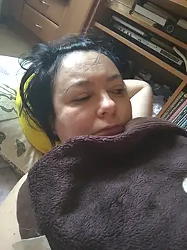 Snapshot of EmmaEmmy40 chatting on 06-26-26, 03:22 EmmaEmmy40 online show from 06-26-26, 03:22
