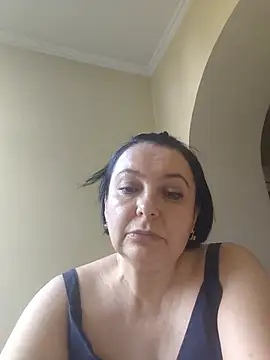 Snapshot of EmmaEmmy40 chatting on 06-26-26, 03:27 EmmaEmmy40 online show from 06-26-26, 03:27