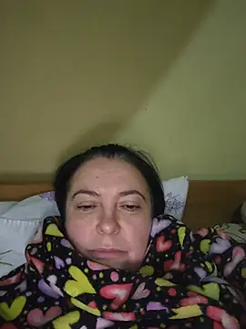 Snapshot of EmmaEmmy40 chatting on 07-13-26, 06:11 EmmaEmmy40 online show from 07-13-26, 06:11